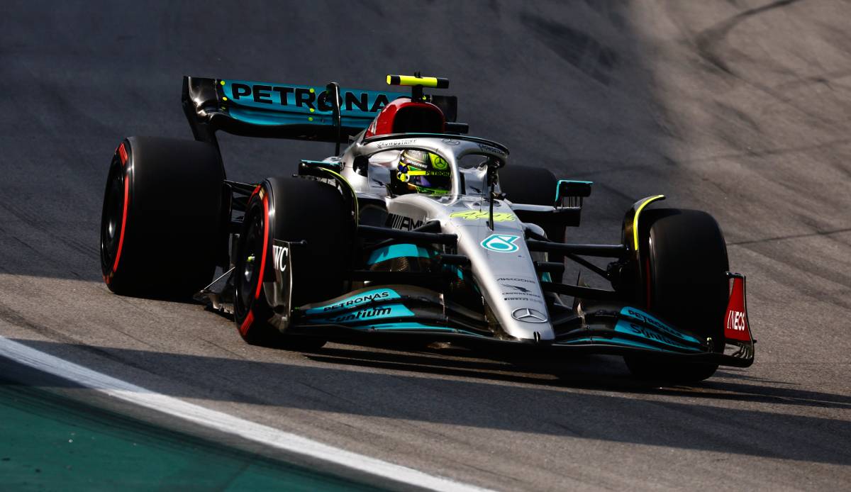 Das Mercedes-Team rund um Lewis Hamilton kann Ferrari in der Konstrukteurswertung noch einholen.