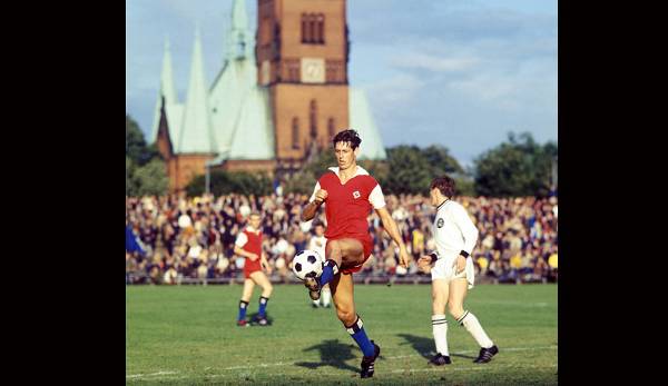 Jürgen Kurbjuhn - *26.07.1940, †15.03.2014 - Jahre im Verein: 1960 - 1972. 242 Spiele absolvierte der Abwehrspieler für den HSV, wurde 1963 Pokalsieger.