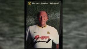 Die letzte BVB-Autogrammkarte von Hartmut "Bomber" Wiegandt aus der Dortmunder Meister-Saison 2001/2002.