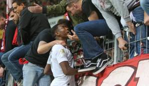David Alaba nach dem Abpfiff im Streitgespräch mit einem Bayern-Fan.