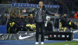 30. November 2019: Klinsmanns Premiere misslingt, gegen den BVB gibt's ein 1:2. Für Aufregung sorgt Klinsmann selbst: Vor den Kameras filmt er mit seinem Handy die Berliner Hymne "Nur nach Hause".