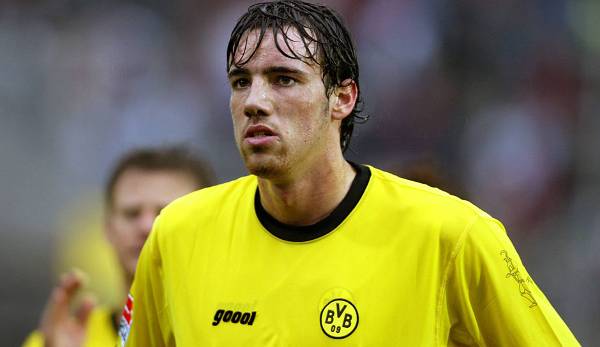 Malte Metzelder: Schloss sich 2003 der Borussia an, wo auch sein älterer Bruder Christoph spielte. Allerdings wurde der Verteidiger immer wieder von Verletzungen zurückgeworfen, so dass es nur zu elf Pflichtspielen reichte. Ging anschließend nach Aalen.