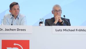 Schiedsrichter-Chef Lutz Michael Fröhlich (r.) wünscht sich nach dem Ende der Coronakrise eine dauerhafte Aufhebung der sogenannten Landesverbandsneutralität.