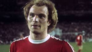 Uli Hoeneß (Karriereende 1979 mit 27 Jahren): In seiner aktiven Karriere wurde Hoeneß Europameister, Weltmeister sowie mit dem FC Bayern Deutscher Meister und Sieger im Europapokal der Landesmeister. Dafür zahlte er aber einen hohen Preis.