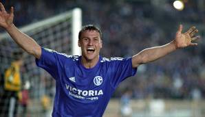 Saison 2001/02: EBBE SAND – 11 Tore. Aller guten Dinge sind bekanntlich drei. In dieser Spielzeit reichte es allerdings nur zu elf Buden. Schalke wurde Fünfter. Erzrivale Borussia Dortmund schnappte sich die Schale vor Leverkusen.