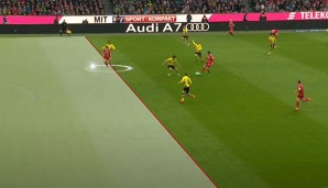 Lewandowski, mittlerweile von Dortmund nach München gewechselt, steht bei Müllers Zuspiel knapp, aber sträflich und deutlich sichtbar im Abseits. Obwohl es mittlerweile den VAR gibt, zählt das 1:0 der Bayern.