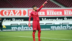 In Hoffenheim ohne Perspektive, etablierte sich der Schweizer mit starken Auftritten schnell im Tor der Stuttgarter. Seine Leistungen weckten Begehrlichkeiten, für 15 Millionen Euro sicherte sich der BVB seine neue Nummer eins.