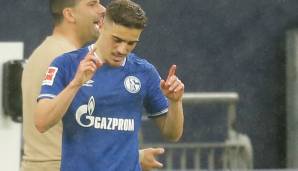 Der kosovarische Nationalspieler Blendi Idrizi hat beim Bundesliga-Absteiger Schalke 04 einen Profivertrag über zwei Jahre unterschrieben.