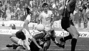 Platz 13: Eintracht Frankfurt - 0:7 am 29.10.1983 gegen 1. FC Köln und am 19.09.1964 gegen Karlsruher SC.