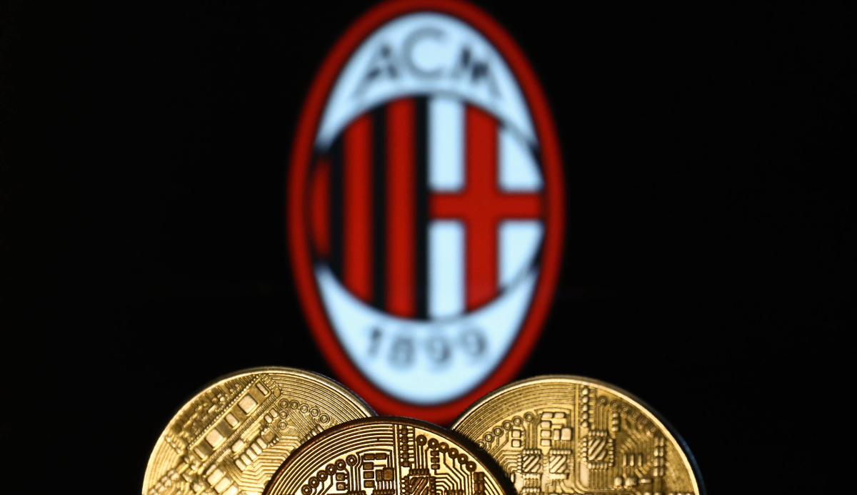Sportlich läuft es bei der AC Milan derzeit deutlich besser. Und auch finanziell soll es bald einen weiteren Push geben. So steht eine weitere Klubübernahme im Raum. Eine Finanzfirma aus Bahrain soll Milan für rund 1 Milliarde Euro kaufen, heißt es.