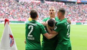 Am Ende der Saison standen die Augsburger auf Platz fünf der Bundesliga-Tabelle - einen Punkt vor Schalke 04, drei vor dem BVB. Mit schlechterem Torverhältnis. Bayerns Rache an Dortmund für das Aus im Pokal-Halbfinale?