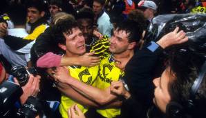 1995 - Michael Zorc mit Andreas Möller und Ibrahim Tanko unter Freudentränen nach dem Gewinn der Meisterschaft, der ersten für den BVB nach 32 Jahren.
