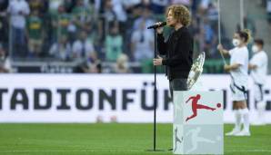 Michael Schulte sang in der vergangenen Saison vor der Eröffnung der Bundesliga die Bundeshymne.
