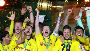 Nun spielt Reus seit zehn Jahren für die Schwarz-Gelben und ist seit 2018 Kapitän der Dortmunder. Mit dem BVB konnte der 33-Jährige im Jahr 2017 und 2021 den DFB-Pokal gewinnen, eine deutsche Meisterschaft fehlt noch in seiner Titel-Sammlung.