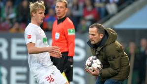 Schon bei seinem vorherigen Verein FC Augsburg leistete sich Hinteregger Fehltritte. Im Januar 2019 hatte er seinen damaligen Trainer Manuel Baum öffentlich an den Pranger gestellt und den Unmut der Vereinsführung um Stefan Reuter auf sich gezogen.
