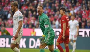 Manuel Neuer (M.) war nicht zufrieden mit der Leistung des FC Bayern.