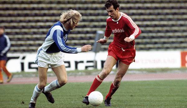 Platz 20: Erhan Önal am 7. April 1977 gegen den 1. FC Kaiserslautern (19 Jahre, 7 Monate, 4 Tage).