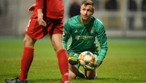 Verlängerte im November 2019 seinen Vertrag bis 2022, geriet aber nach der Verpflichtung von Alexander Nübel ins Hintertreffen. Kehrte zuletzt von einer enttäuschenden Leihe an den 1. FC Nürnberg zurück und zog sich einen Schlüsselbeinbruch zu.