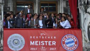 Der FC Bayern darf endlich wieder mit den Fans auf dem Rathausbalkon feiern.