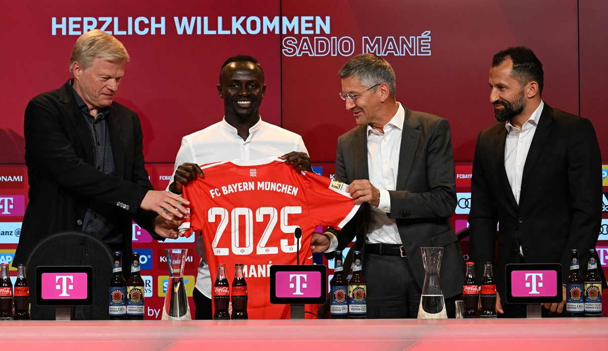 Sadio Mane trägt aber der kommenden Saison das Trikot des FC Bayern. So viel steht fest. Unklar ist allerdings noch, mit welcher Rückennummer der neue Offensivstar der Rekordmeisters auflaufen wird.
