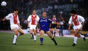 Gianluca Vialli. Ging nach überragenden Erfolgen mit Sampdoria 1992 zu Juve. Führte das Team als Kapitän zum Titel und wechselte anschließend zum FC Chelsea. 2018 wurde bekannt, dass er erfolgreich eine Krebserkrankung bekämpft hatte.