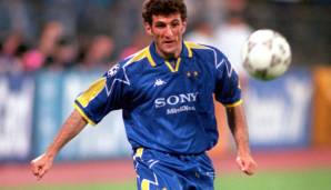 Ciro Ferrara. Kam als Legende von Napoli, wo er einst mit Maradona Titel gewann, zu Juve, um auch dort ein ganz Großer zu werden. Traf später am Abend Juves ersten Elfer. Gehörte zum Trainerstab der Italiener beim WM-Gewinn 2006.