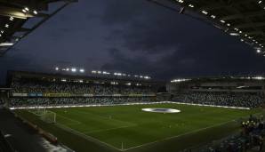 Das Supercupduell der Europäischen Fußball-Union (UEFA) zwischen Champions-League-Sieger FC Chelsea und Europa-League-Gewinner FC Villarreal findet am 11. August in Belfast vor maximal 13.000 Zuschauern statt. Das gab die UEFA am Freitag bekannt.