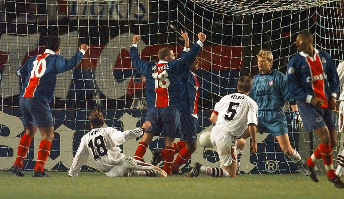 05.11.1997 1:3 PSG (A): Auch bei der nächsten Teilnahme gab es eine Niederlage in Paris. Immerhin ging diesmal das Hinspiel 5:1 für die Roten aus. Markus Babbel erzielte den zwischenzeitlichen Ausgleich, ein Tarnat-Eigentor ebnete den Weg zur Niederlage.