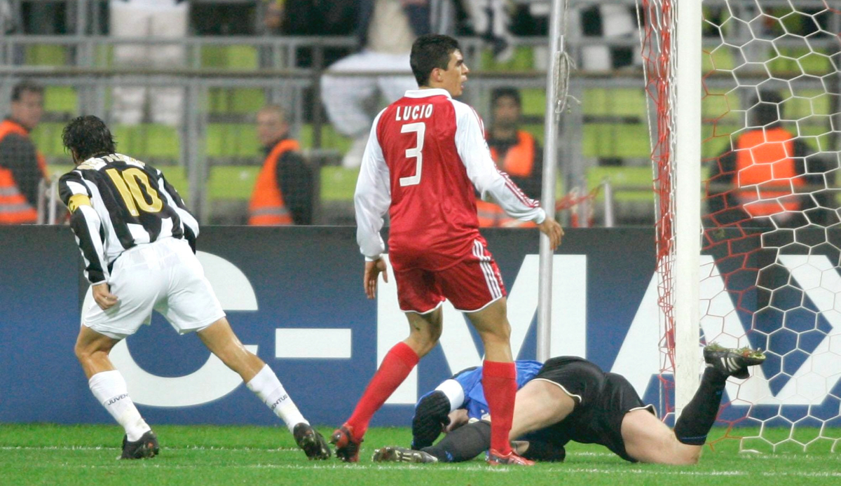 03.11.2004 0:1 Juventus Turin (H): … in München dauerte es dann bis zur 90. Minute, ehe Alessandro del Pierro die Niederlage der Bayern besiegelte. Immerhin: Zlatan Ibrahimovic konnte einigermaßen verteidigt werden. Er traf zumindest nicht.