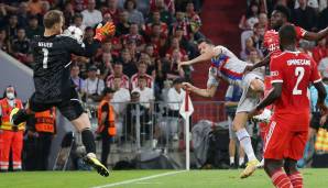 Der FC Bayern gewinnt beim Wiedersehen mit Robert Lewandowski gegen den FC Barcelona mit 2:0 (0:0) und dankt der Gnade seines Ex-Stürmers. Beim FCB überzeugt ein Joker, beim FC Barcelona gibt es viele Enttäuschungen. Die Noten des Spiels.