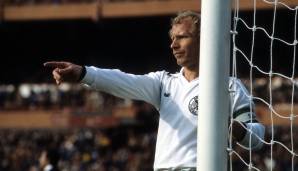 ABWEHR – Berti Vogts: Seine DFB-Karriere endete mit dem Eigentor gegen Österreich zum 1:1-Ausgleich denkbar schlecht, er führte die Mannschaft als Kapitän aufs Feld. Bis 1979 absolvierte er 419 BL-Spiele für Gladbach.
