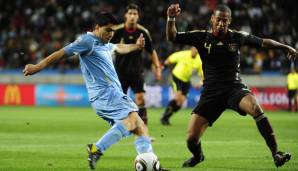 Aogo war damals Stammspieler beim HSV, der vor allem in der Europa League auf sich aufmerksam machen konnte und das Halbfinale erreichte. Bei der WM spielte er anschließend dennoch erst im Spiel um Platz drei gegen Uruguay (3:2).