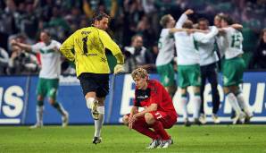 Werder Bremen und Bayer Leverkusen dürfen noch vom Pokalsieg träumen. Werder fuhr zuletzt zur 0:4-Klatsche gegen die Bayern 2010 nach Berlin. Ein Jahr zuvor gewann Bremen aber das Finale mit 1:0 gegen Leverkusen. Wir zeigen die legendären Aufstellungen.