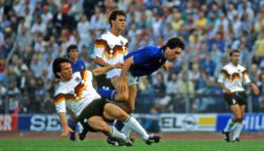 EM 1988: 14 Jahre nach der erfolgreichen Heim-WM trug die Bundesrepublik Deutschland erneut ein Turnier aus. Der Modus blieb unverändert. Am 10. Juni eröffnete der Gastgeber die Euro mit einem 1:1 gegen Italien in Düsseldorf.