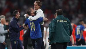 CORRIERE DELLO SPORT: "Italien ist Europameister! Azurblauer Rausch im Wembley gegen England. Mancini in Tränen. [...] Ein Märchen, der zweite EM-Triumph. Ein verrückter Ritt, nach dem Tiefpunkt der verpassten WM 2018 nun der Triumph in Wembley."