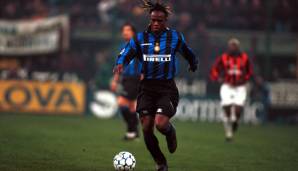 TARIBO WEST: Der zentrale Abwehrmann aus Nigeria spielte von 97 bis 99 bei Inter, anschließend noch bei diversen anderen Klubs wie Milan und sogar Kaiserslautern. Der Super Eagle (Olympiasieger 96 in Atlanta) fiel vor allem durch seine Haarpracht auf.