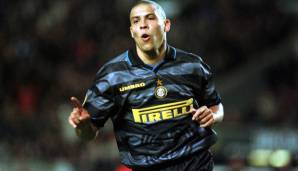RONALDO: Der Weltstar kam damals von Barca nach Italien und blieb bis 2002, ehe es zu den Galaktischen nach Madrid ging. Er war die größte Attraktion der Serie A. Il Phenomeno gewann aber nur diesen einen Titel mit Inter. Karriereende 2011 (Corinthians).