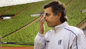 12. April 2005: Im Viertelfinale trifft Mourinho auf den FC Bayern. Seine Sperre hält ihn jedoch nicht von seiner Mannschaft fern. Vor dem Rückspiel schmuggelt er sich unerlaubterweise im Wäschekorb in die Chelsea-Kabine, das verrät er erst Jahre später.