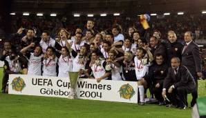 Gekrönt wurde die erfolgreiche Ära durch den Uefa-Cup-Sieg 2004. Doch dann war Schluss: Benitez und Sportdirektor Jesus Garcia Pitarch verkrachten sich über getätigte Transfers. “Ich wollte ein Sofa und sie gaben mir eine Lampe”, sagte Benitez.