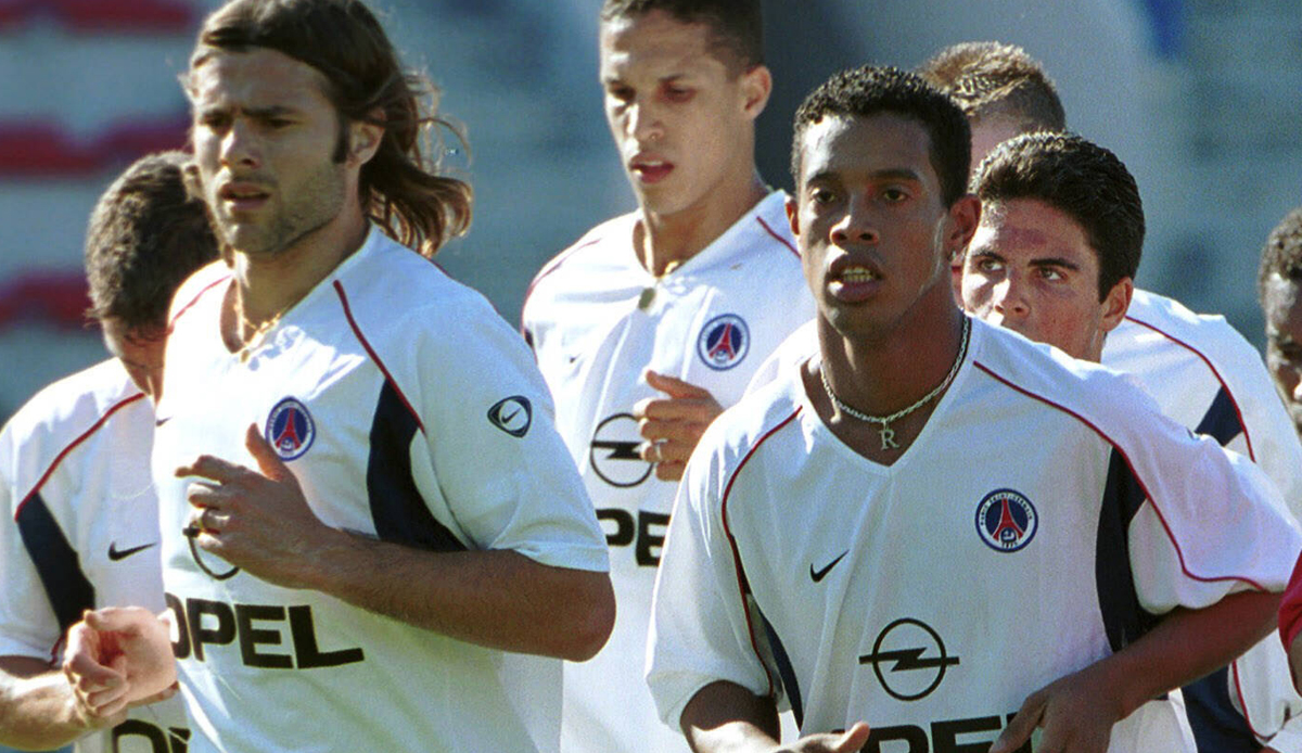 MAURICIO POCHETTINO und RONALDINHO bei Paris Saint-Germain von 2001 bis 2003.