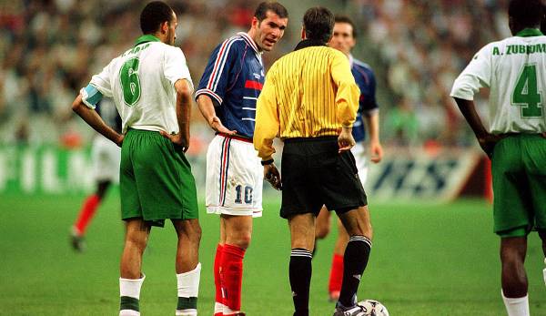 Bei der Heim-WM 1998 sah Zidane im Gruppenspiel gegen Saudi-Arabien Rot und musste zwei Spiele pausieren. Der Rest ist Geschichte. Auch nicht schlecht: In der CL-Gruppenphase 2000/01 sah er zweimal glatt Rot.