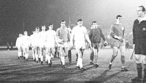 1965, Europapokal-Viertelfinale der Landesmeister: Der 1. FC Köln und der FC Liverpool trennen sich im Hin- und Rückspiel unentschieden, auch die dritte Begegnung fand nach Verlängerung keinen Sieger. Am Ende entschied der Münzwurf.