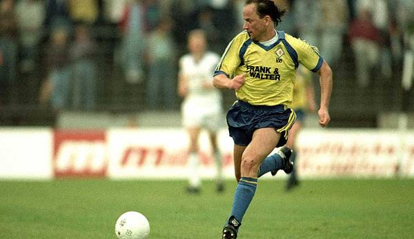 ... und mussten außerdem noch 50.000 Mark Strafe zahlen. Im Winter 1990/91 ließ sich Belanow nach Braunschweig in die 2. Liga verkaufen, blieb auch nach dem Abstieg in die 3. Liga. 2003 übernahm er die Aktienmehrheit beim Schweizer Klub FC Wil.