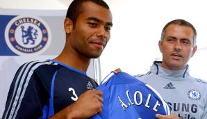 ASHLEY COLE vom FC Arsenal zum FC Chelsea (2006): Dieser Transfer war einer der umstrittensten der jüngeren Geschichte. Es wurde gegen den PL-Verhaltenskodex verstoßen, weil mit Cole verhandelt wurde, obwohl dieser bei Arsenal unter Vertrag stand.