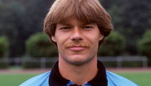 ANDREAS KRAUSE (Verein: Stuttgarter Kickers): Krause machte in den 90ern ganze zwei Bundesligaspiele und setzte sich danach an den Tisch. Er war Poker-Europameister und hat mehr als zwei Millionen Euro insgesamt gewonnen.