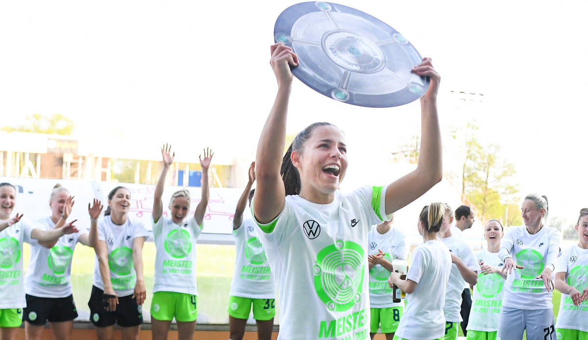 LENA OBERDORF: Die 20 Jahre alte Nationalspielerin hat beim VfL Wolfsburg vorzeitig um ein Jahr bis 2025 verlängert. Sie will die Zukunft des Klubs "langfristig mitgestalten". Sportchef Ralf Kellermann lobte sie als "nahezu komplette Fußballerin".