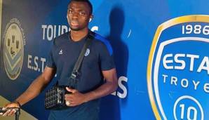 MOSES TURAY: Der FC Bayern beschäftigt sich offenbar mit dem Rechtsaußen von ES Troyes AC - dies berichtet Footmercato aus Frankreich. Demnach ist der 18-jährige Offensivmann aus Sierra Leone ein Kandidat für die zweite Mannschaft des Rekordmeisters.