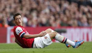 Mitte Februar 2014 führte Arsenal die Premier-League-Tabelle noch an, ehe die Leistungen der Mannschaft nachließen und Özil wochenlang wegen einer Oberschenkelverletzung fehlte. Am Ende standen Platz vier und der FA-Cup-Sieg.