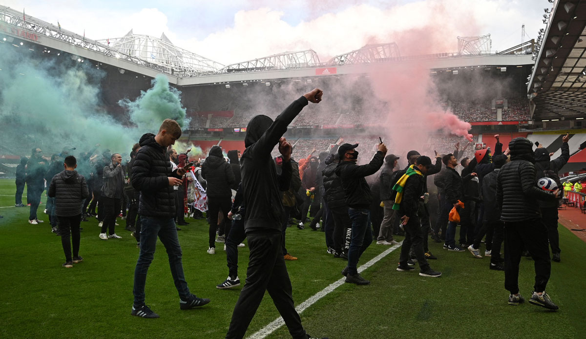 United-Fans haben das Old Trafford gestürmt, um gegen die Glazer-Familie zu protestieren.