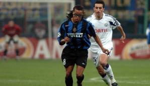 Der Mann mit der ikonischen Brille war im Sommer 1996 ablösefrei zu Milan gewechselt. Dort blieb er zwei Saisons, ehe er nach Turin ging, wo er den Scudetto-Sieg dreimal feierte. Er verbrachte die Spielzeit 2004/05 bei Inter. Seit 2014 nicht mehr aktiv.